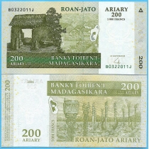 Мадагаскар 200 ариари 2004 год.