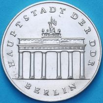 ГДР 5 марок 1988 год. Бранденбургские Ворота.