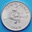 Монета Гернси 5 новых пенсов 1968 год. Лилия.